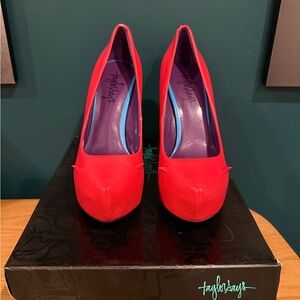 Taylor Says - Devilicious Red Platform Pumps with Purple Insole